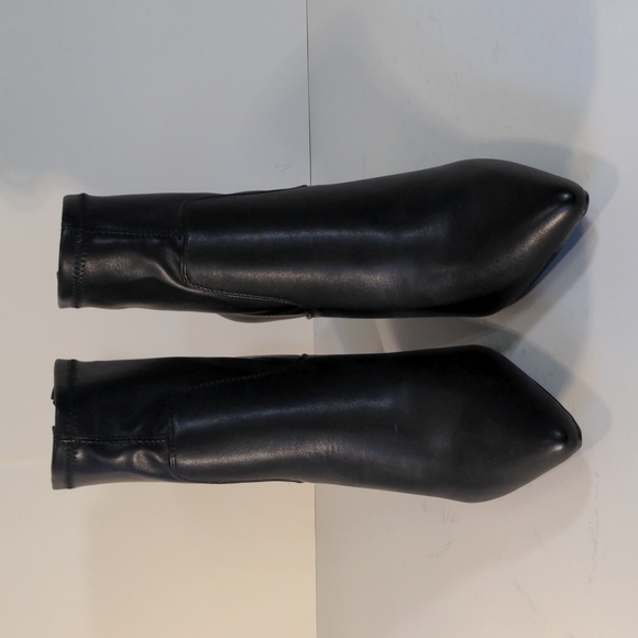 New, Heeled Black ankle Bootie Size 10 Pointed Toe Back Zipper - Picture 2 of 4